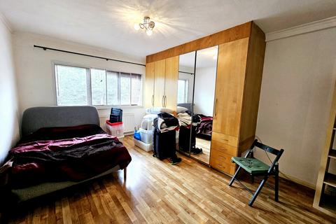 1 bedroom flat for sale, Woodberry View, Archway Road, Highgate, N6