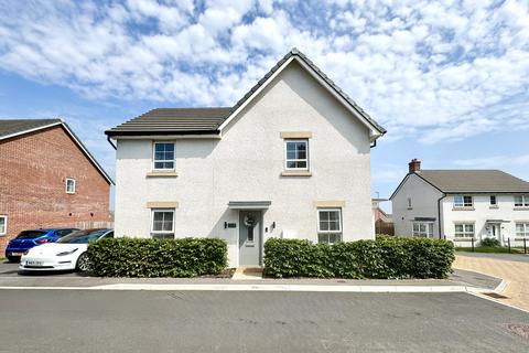 4 bedroom detached house for sale, Midsummer Road, Cwmbran NP44