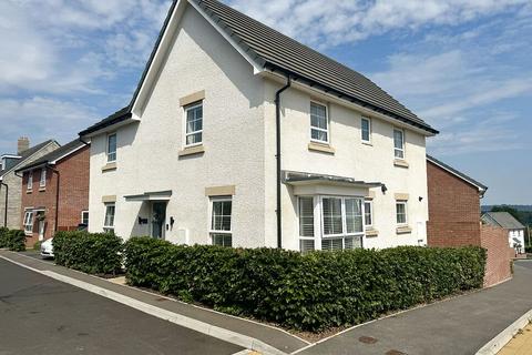 4 bedroom detached house for sale, Midsummer Road, Cwmbran NP44