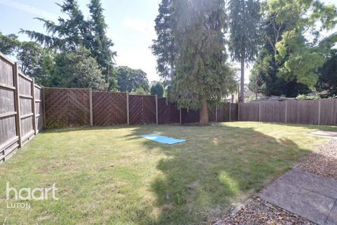 undefined, Wardown Crescent, LUTON