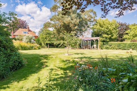 18 Blofield Road, Brundall, Norwich, NR13 5NN