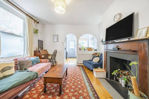 1 bedroom maisonette to rent, Grafton Road, Poet's Corner, London, W3