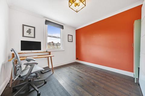 24 Hamilton Road, London, SW19 1JF