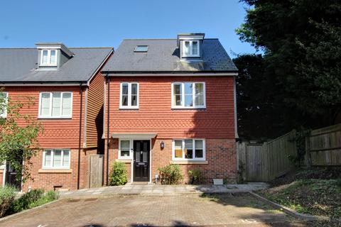 4 bedroom detached house for sale, Vermont Place, Haywards Heath, RH16