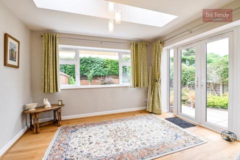 19 Oakhurst, Lichfield, WS14 9AJ
