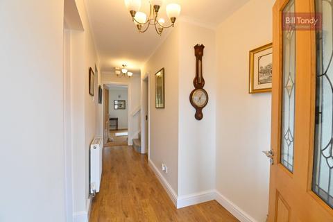 19 Oakhurst, Lichfield, WS14 9AJ