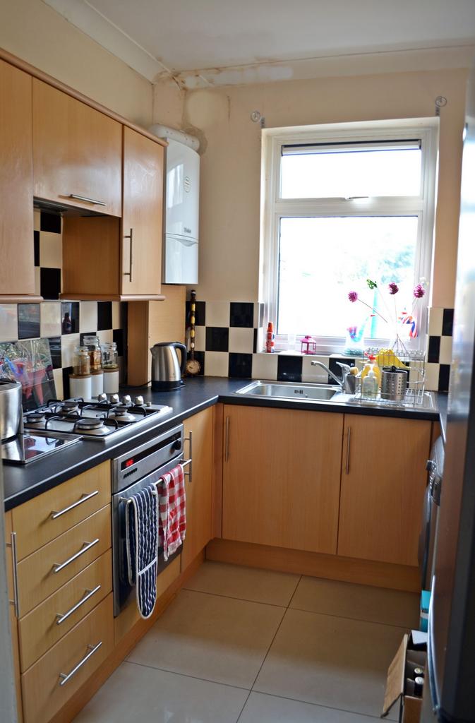 House in London, Gants Hill - View 3