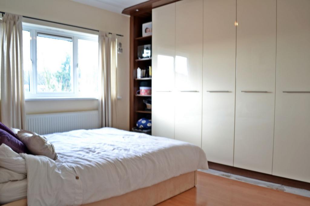 House in London, Gants Hill - View 5