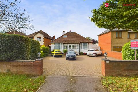 3 bedroom bungalow for sale, London Road, Bedfordshire SG18