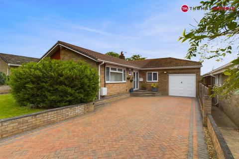 4 bedroom bungalow for sale, Cambridge Close, Biggleswade SG18