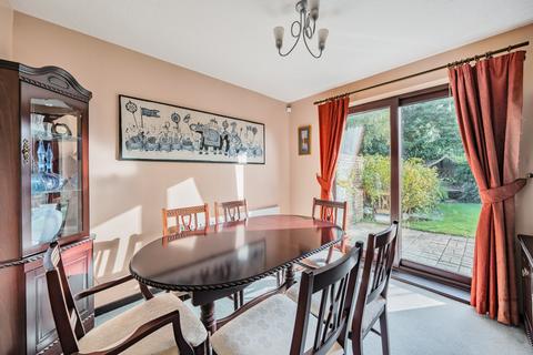 25 Alexander Close, Abingdon, OX14 1XA