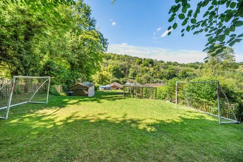 New Dawn The Coombe, Streatley, Reading, RG8 9QL