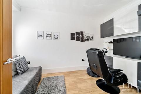 138 Abbs Cross Lane, Hornchurch, RM12 4XR