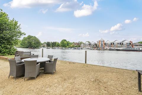 3 bedroom retirement property for sale, Remenham Row, Henley-on-Thames RG9