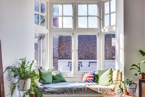 Flat 1, 1 Reading Road, Henley-on-thames, RG9 1AB