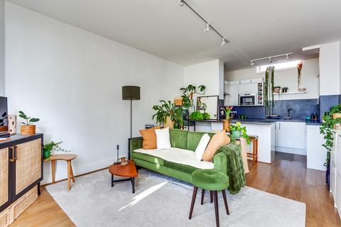 Flat 1, 1 Reading Road, Henley-on-thames, RG9 1AB