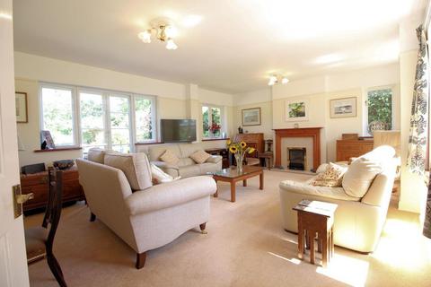 Fairfield Chiltern Road, Peppard Common, Henley-on-thames, RG9 5LP