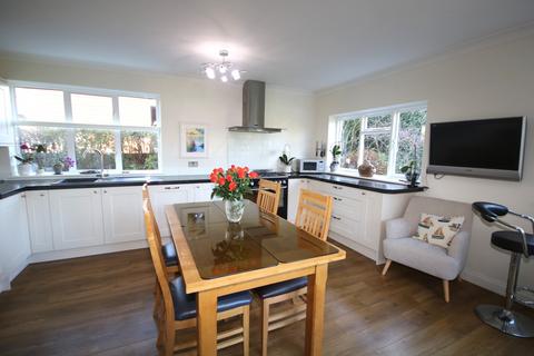 Fairfield Chiltern Road, Peppard Common, Henley-on-thames, RG9 5LP