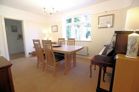 Fairfield Chiltern Road, Peppard Common, Henley-on-thames, RG9 5LP