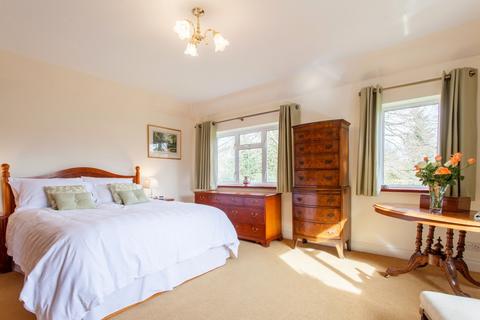 Fairfield Chiltern Road, Peppard Common, Henley-on-thames, RG9 5LP