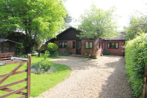 3 bedroom bungalow for sale, Aldworth Road, Reading RG8