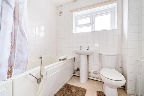 20 Chiltern View, Purley On Thames, Reading, RG8 8TF