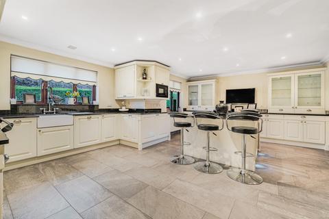 5 bedroom detached house for sale, Theale Road, Reading RG30