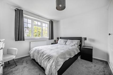 10 Longridge Close, Reading, RG30 2QF