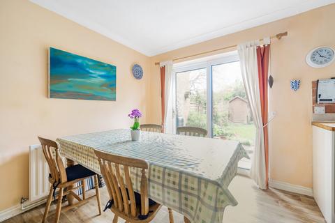 42 Horseshoe Crescent, Burghfield Common, Reading, RG7 3XW