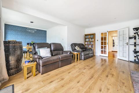 18 Highdown Avenue, Emmer Green, Reading, RG4 8QS