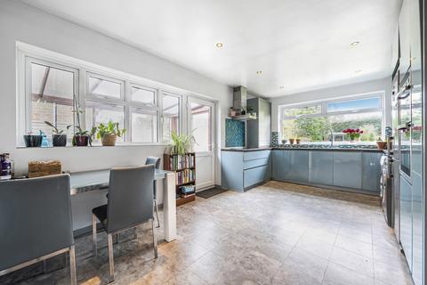 18 Highdown Avenue, Emmer Green, Reading, RG4 8QS