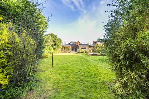 18 Highdown Avenue, Emmer Green, Reading, RG4 8QS