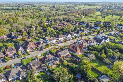 18 Highdown Avenue, Emmer Green, Reading, RG4 8QS