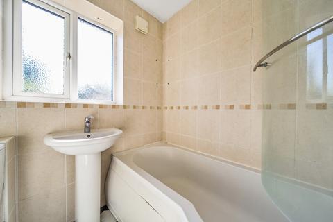 16 Thrush Close, Burghfield Common, Reading, RG7 3PG