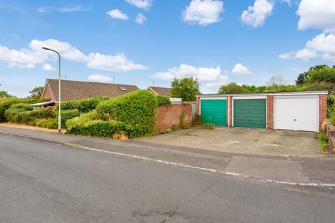 2 bedroom bungalow for sale, Milsom Close, Reading RG2