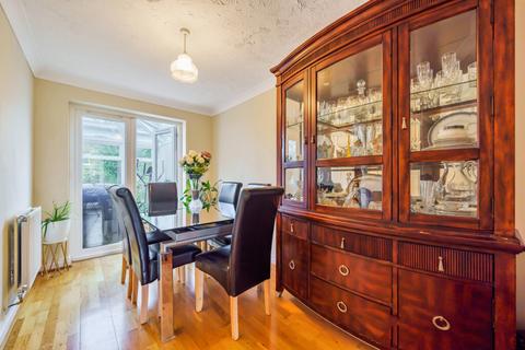 9 Deardon Way, Shinfield, Reading, RG2 9HE