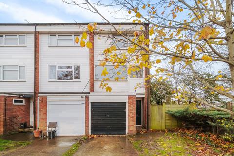 97 Colleton Drive, Twyford, Reading, RG10 0AX