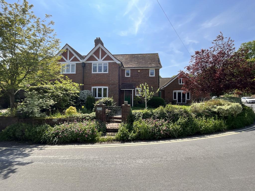 Pearson Road, Reading RG4 4 bed semidetached house for sale £1,000,000
