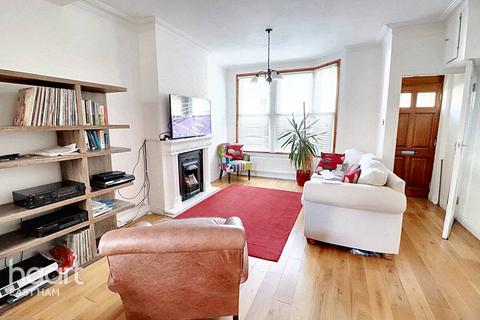 2 bedroom terraced house for sale, Charlemont Road, London