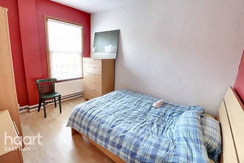 2 bedroom terraced house for sale, Charlemont Road, London