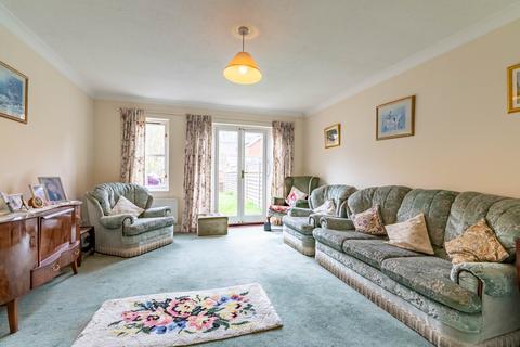 18 The Brambles, St Albans, AL1 2DP