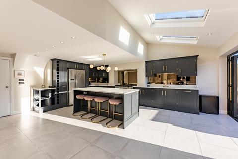 19 Hamilton Close, Bricket Wood, St Albans, AL2 3NA