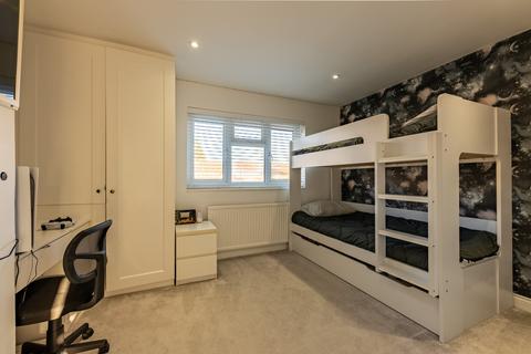 19 Hamilton Close, Bricket Wood, St Albans, AL2 3NA