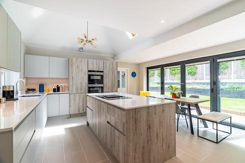 16a Castle Road, St Albans, AL1 5DL