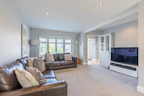 9 Ringway Road, Park Street, St Albans, AL2 2RE