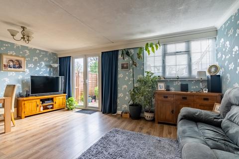 6 White Beams, Park Street, St Albans, AL2 2RP