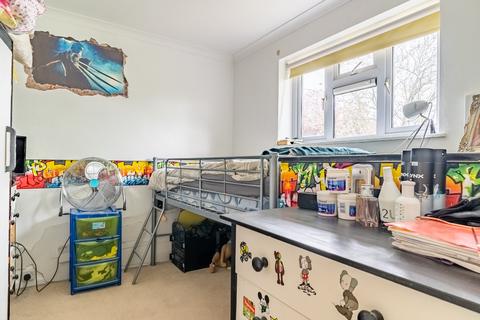 27 Maynard Drive, St Albans, AL1 2JX