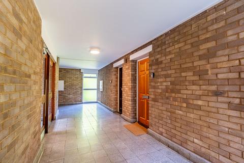 41 Abbots Park, St Albans, AL1 1TW