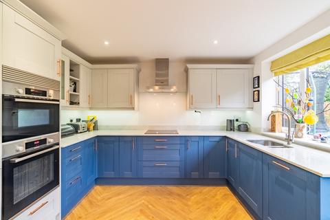 14 Archers Fields, St Albans, AL1 4EL