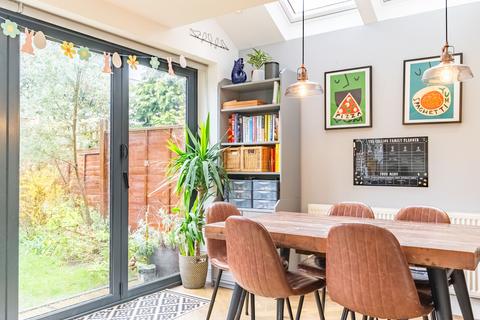 14 Archers Fields, St Albans, AL1 4EL